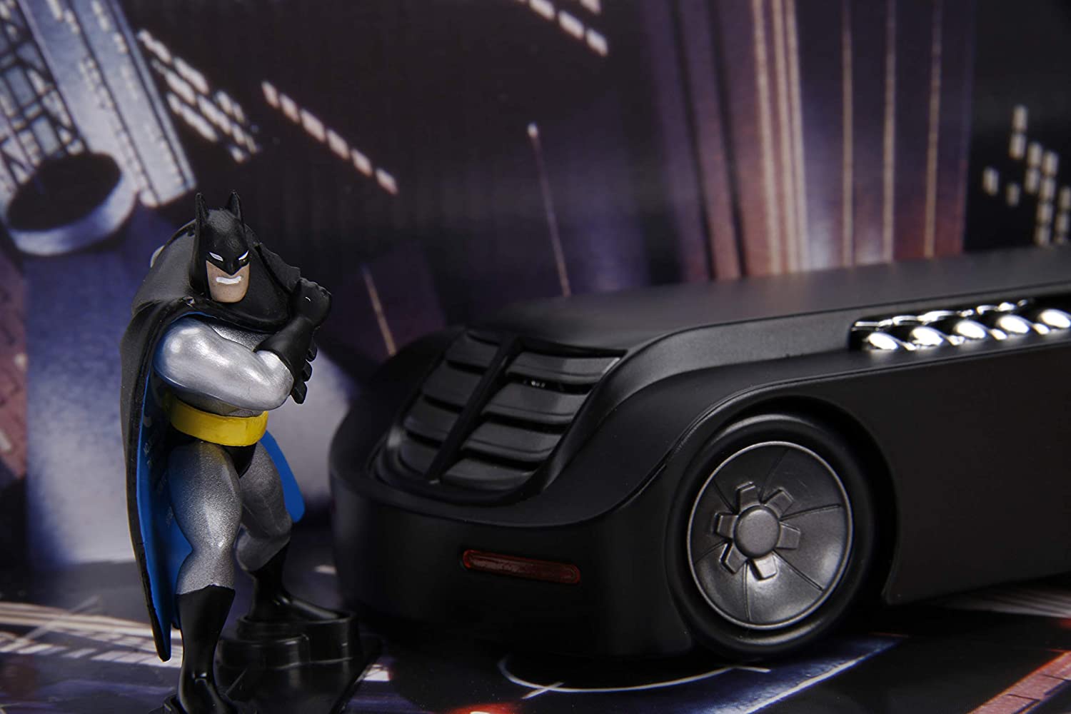 Encontraproduto.com.br - Miniatura Carro Batmobile Com Figura 1/24 Jada 30916