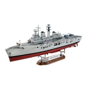 HMS-Invincible--Falkland-War----Model-Set---1-700---Revell