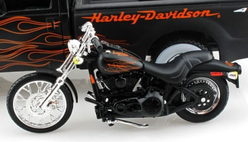 Miniatura Carro 2002 Fxstb Night Train e 1999 Ford F-350 S 1/24