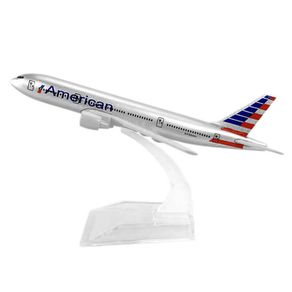 Miniatura-Airplane-American-Air-Boeing-777-HB-Toys-1609023-01