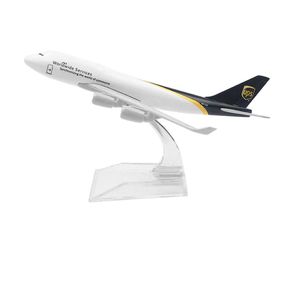 Miniatura-Airplane-UPS-Boeing-747-HB-Toys-1908004-01
