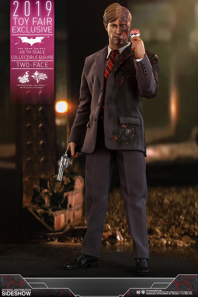 Figura Dc Comics Two Face Toy Fair Exclusive 1/6 Hot Toys 167122