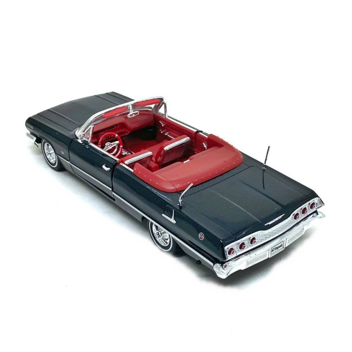 Miniatura Carro Chevrolet Impala 1963 1/24 Preto Welly Wel22434W
