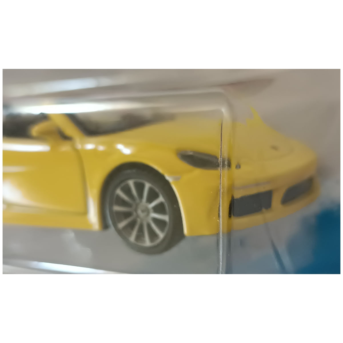 Miniatura Carro Porsche 718 Boxster 1/43 Amarelo Maisto 25001