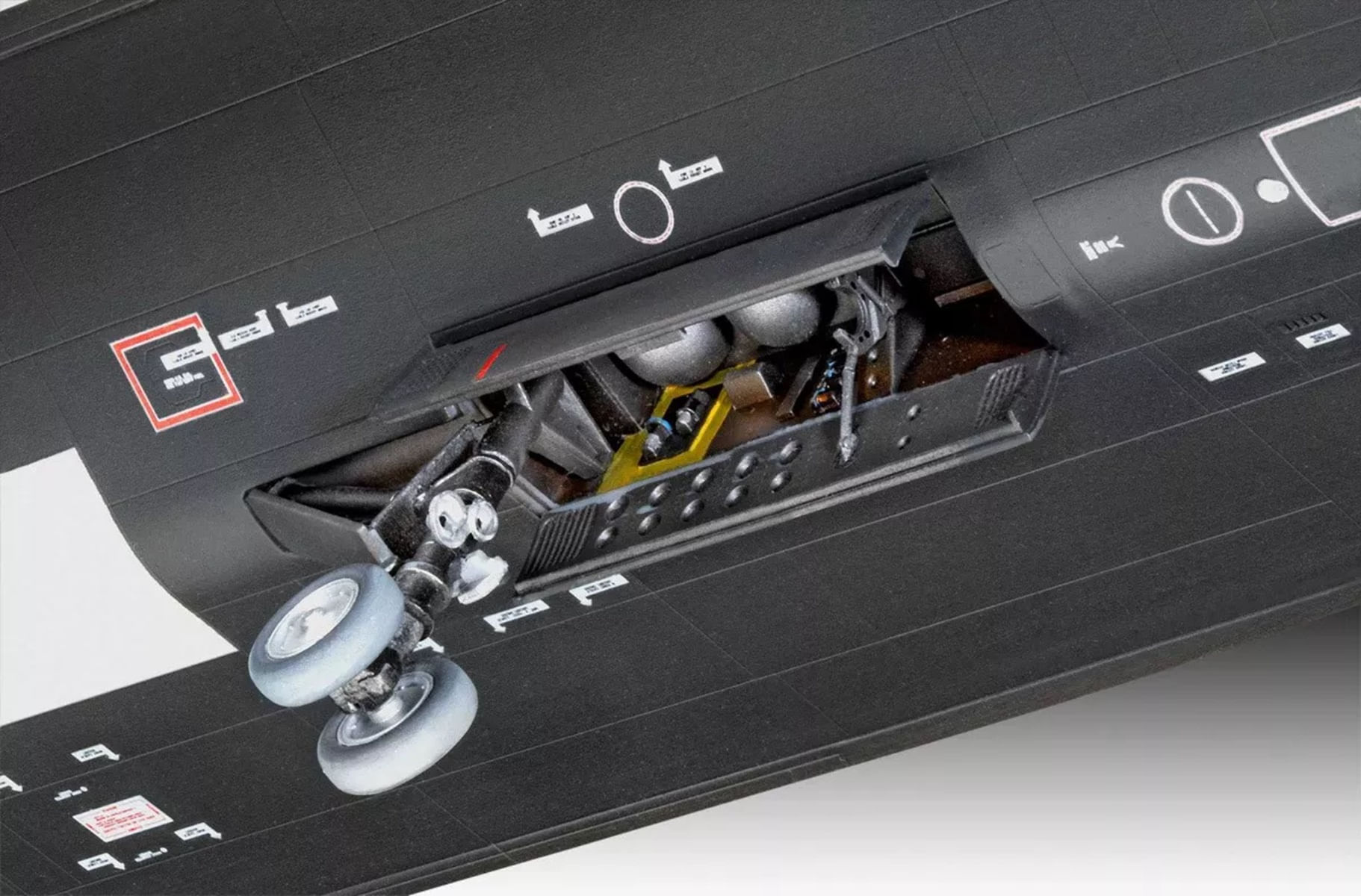 Kit Plástico Aeronave LOCKHEED SR-71 BLACKBIRD 1/48 Revell 04967