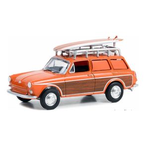 Volkswagen-Type-3-Panel-Van-1963-1-64-Greenlight-36070A