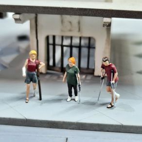 Miniatura-p--Maquete-Pessoas-Machucadas-Mod-114-Dio-Studios-87466